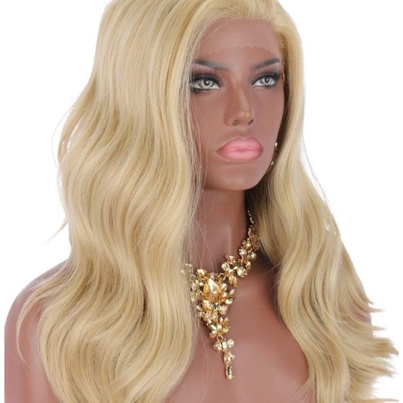 ✨Mesa 22” BLONDE WAVY LACE FRONT  WIG *NWT* ✨